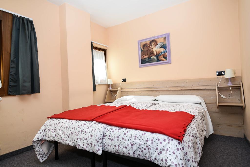 Hotel Genzianella ชัมโปลุก ภายนอก รูปภาพ