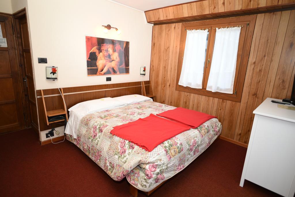 Hotel Genzianella ชัมโปลุก ภายนอก รูปภาพ